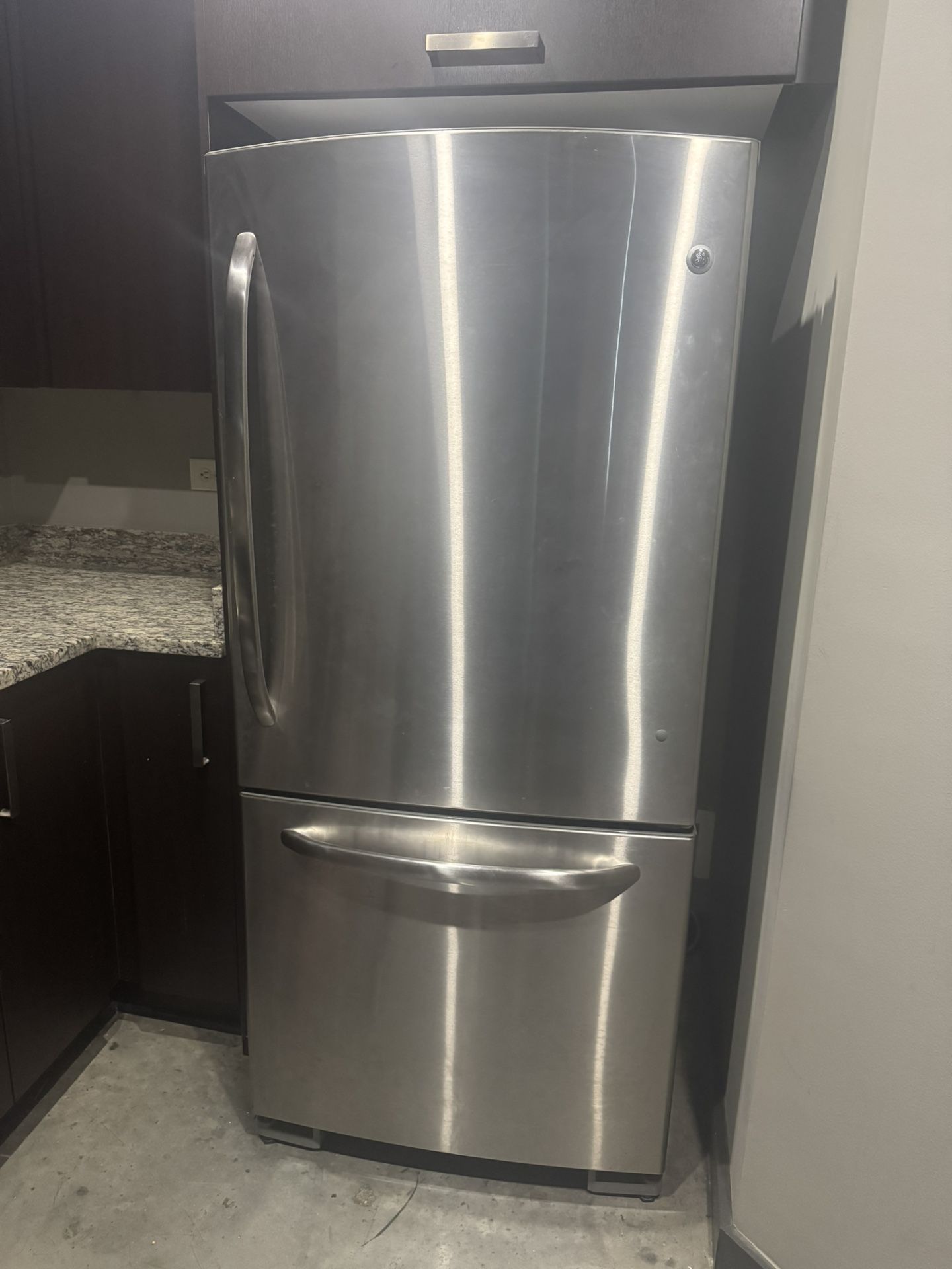 GE Refrigerator