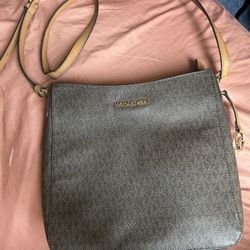 Michael Kors Purse Jet Set Travel Logo