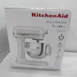 KitchenAid 7 Quarts Bowl-Lift Stand Mixer in White