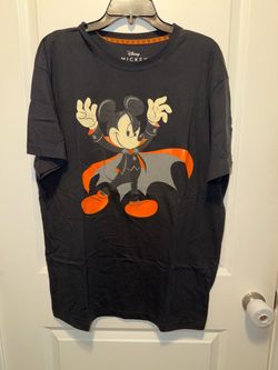Men’s Halloween Disney Mickey Mouse Dracula/Vampire T-Shirt black glows in the dark size X-Large