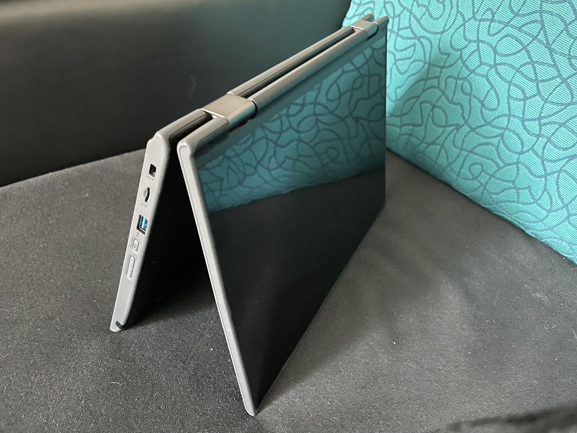 Lenovo E300 (Chromebook Size)