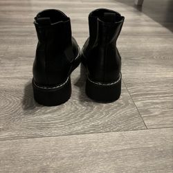 women’s size 8 1/2 Boots 