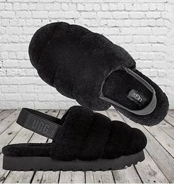 uGG Sz 9 Super Fluff Women’s Shearling Slippers 