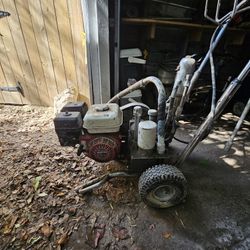 6900 Gas Power Paint Sprayer