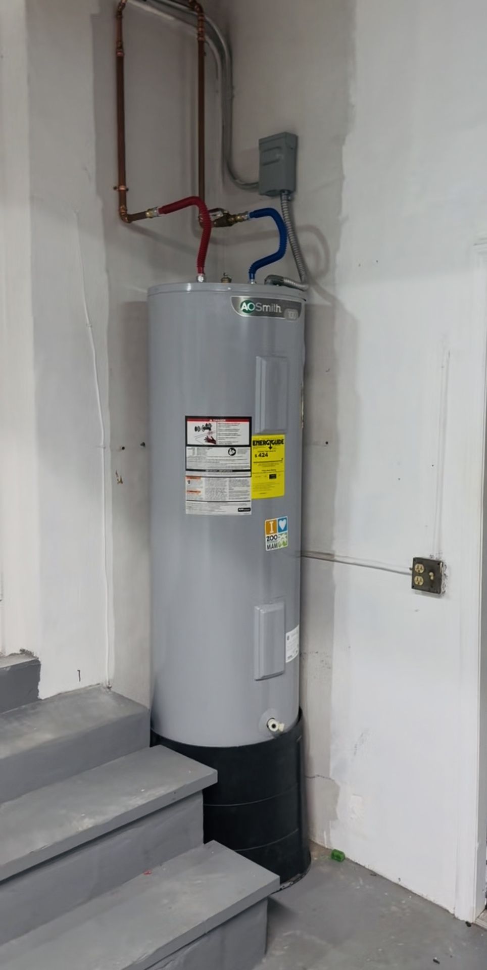 Calentador De Agua. Water Heater