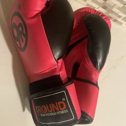 9 Rounds Pink Boxing Gloves 