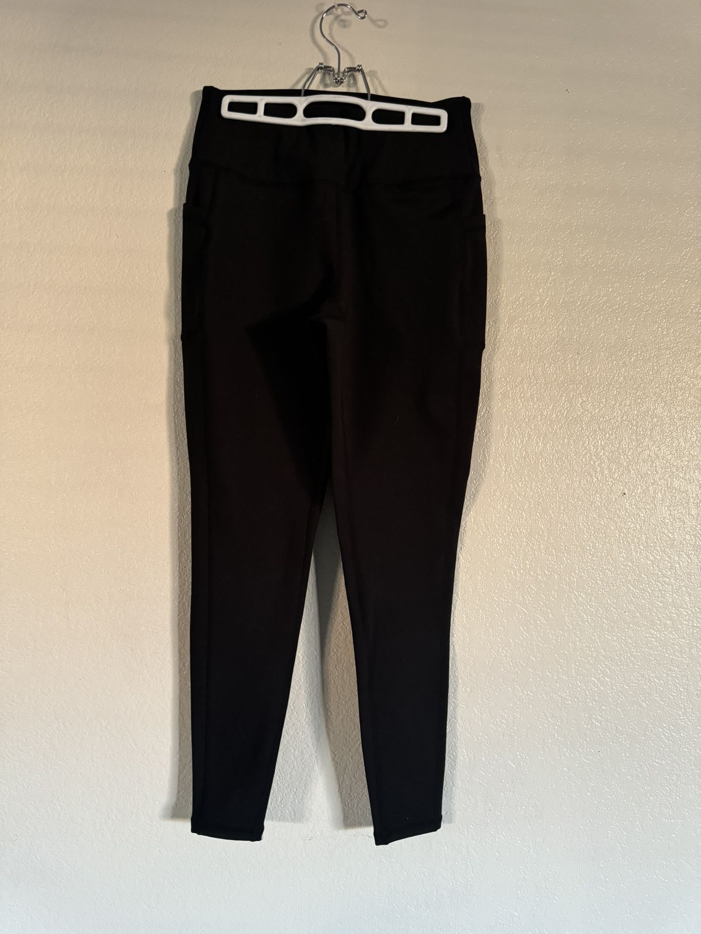 Women’s Size Medium Pants W/ Pockets