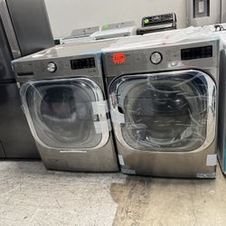 GRAPHITE STEEL LG THINQ FRONT LOAD WASHER 5.2 CUBIC FEET DRYER 9.0 CUBIC FEET SET MEGA CAPACITY / 29 WIDE RG