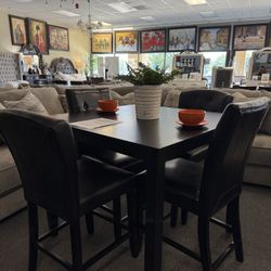 Beautiful Dining Table Set