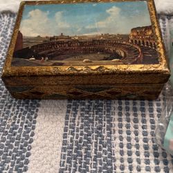 Antique Box With Colosseum Photo  On Top