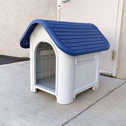 (NEW) $45 Plastic Dog House (size Small) Pet Indoor Outdoor All Weather Shelter Cage Kennel 23x30x26”