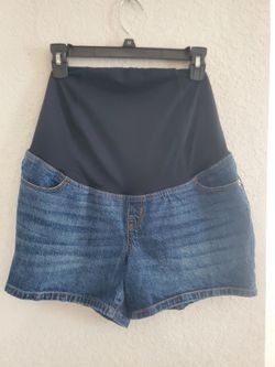 Isabel Maternity brand jean shorts size 6