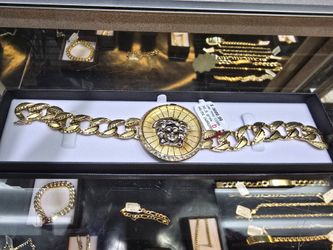 Gold Cuban Link Bracelet with Medusa Medallion