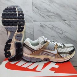 Nike Men's Zoom Vomero 5 Running Shoes - Platinum Tint Metallic Gold - Size 10