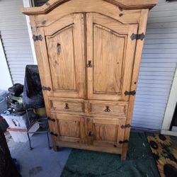 Armoire/ Wardrobe