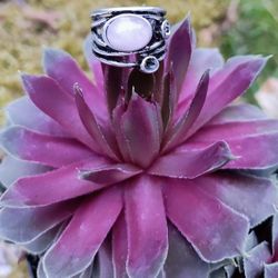 Rose quartz ring