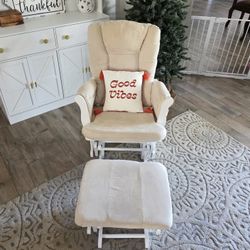 Maelys Upholstered Glider Chair & Ottoman (Rocker)