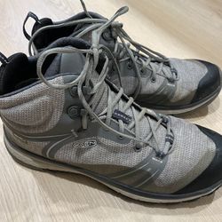 KEEN  Hiking Boots LIKE NEW!!!