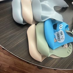 Plastic Bibs 