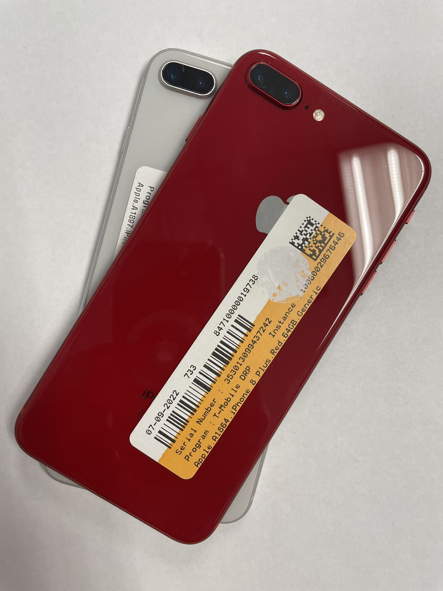 Factory Unlocked Apple iPhone 8 plus 64gb, sold with warranty