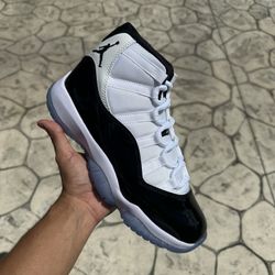 Air Jordan Retro 11’s High " Concord "