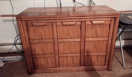 Thomasville Buffet/Server