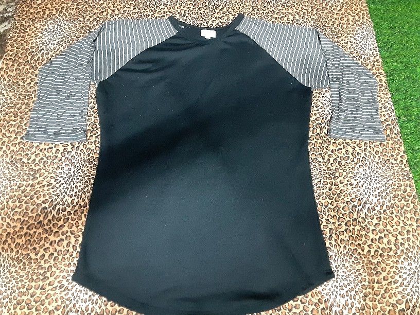 LuLaRoe M Top