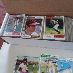 Vintage 1974 Topps Near Set- Over 500 Cards