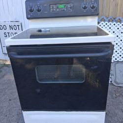 GE Electric Stove