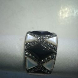 Silver On Blaci Onyx And Mother Of Pearl Ring Size 7 Used