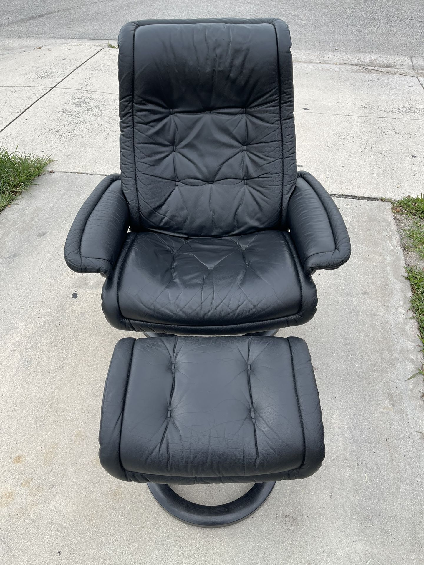 Ekornes Stressless Royal All Black
