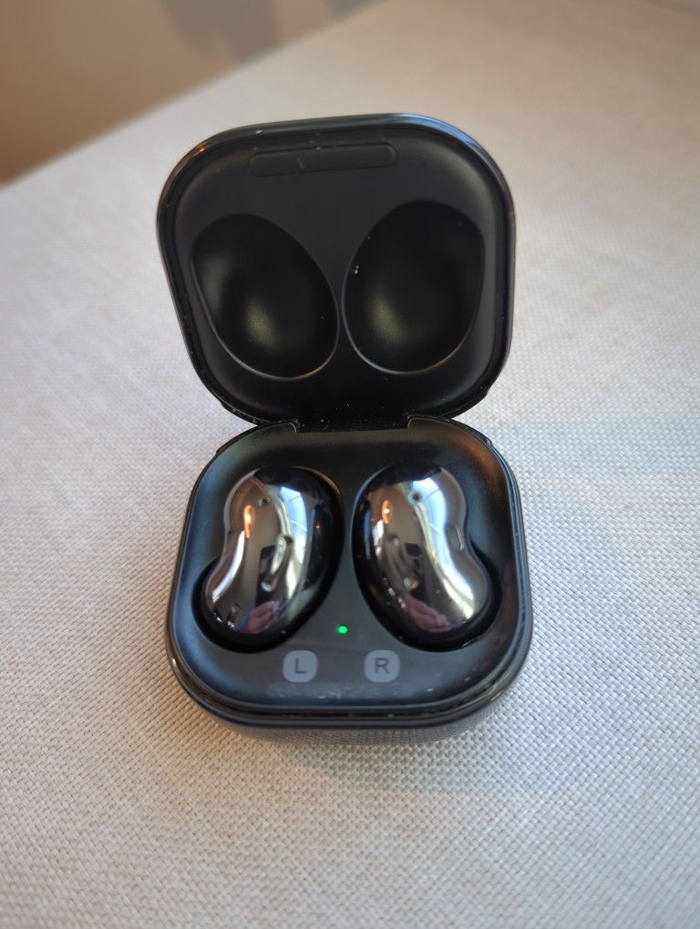 Samsung Galaxy Buds Live  Like NEW