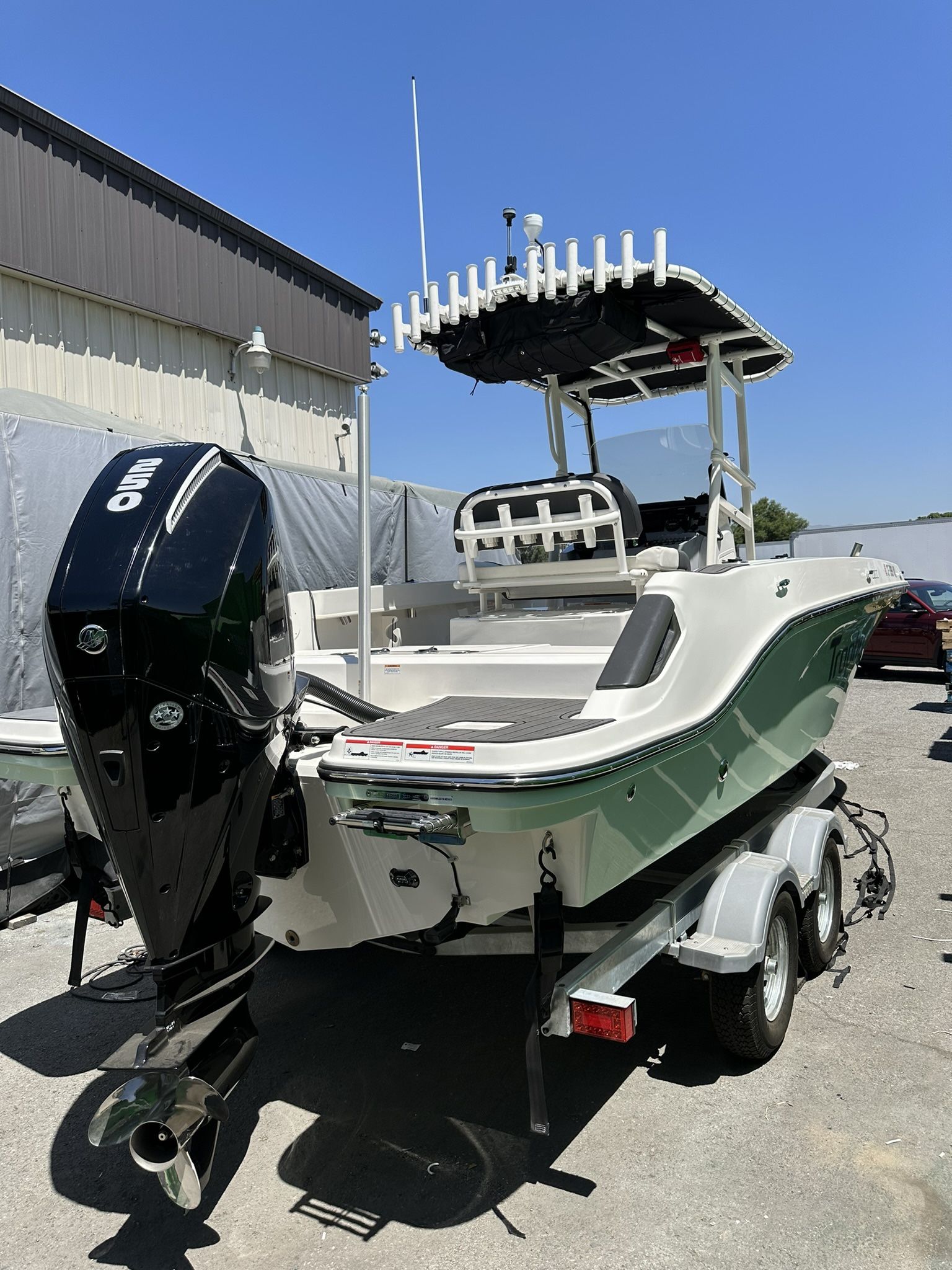 2023 Bayliner Trophy Center Console 