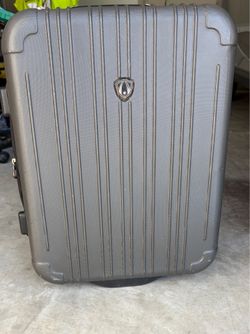 Travelers choice suitcase