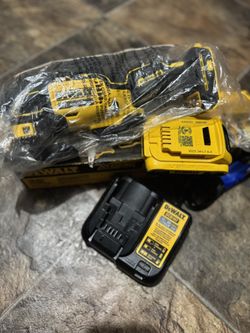 Dewalt Atomic Multitool
