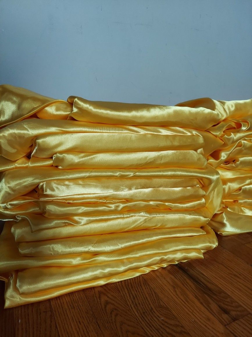 27 Round Satin Table Cover