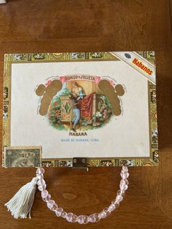 Unique Gift Idea:,purse made from a Romeo y Julieta cigar box