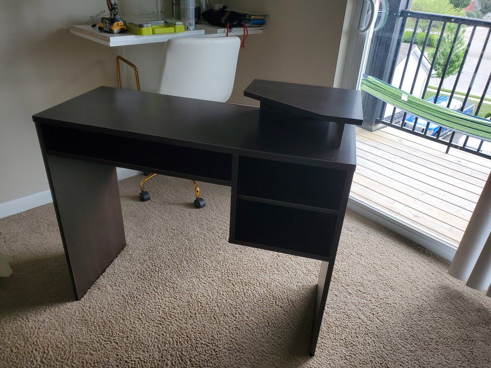 LAPTO DESK AND TV STAND