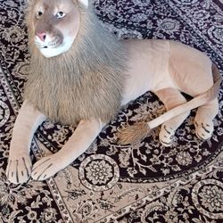 Lion Stuffed Animal 