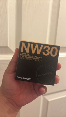 MAC STUDIO FIX POWDER FOUNDATION NW30