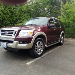 06 Ford Explorer (Mint Condition)