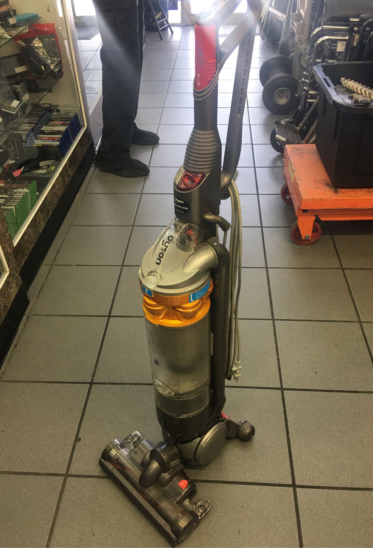 Dyson ball all floors upright vacuum cleaner dc18