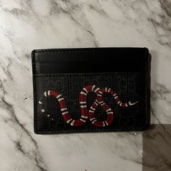 Gucci wallet 