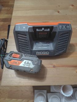 Rigid 4.0Ah battery with charger