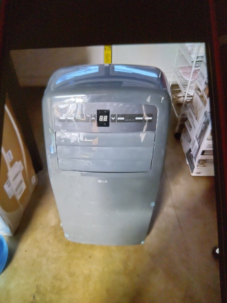 LG AIR CONDITIONER(Portable ) With Remote