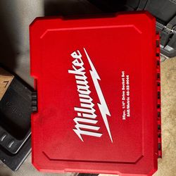 Milwakee 25pc. 1/4" Drive Socket Set SAE/Metric 48-22-9044