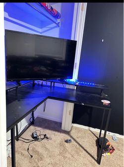 Gaming desk