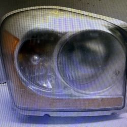 2005 Dodge Durango Right headlight 