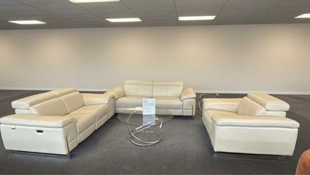 İtalian beige color power reclining living room set