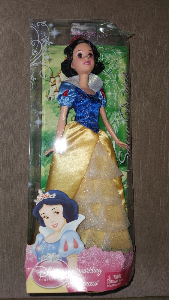 Disney Sparkling Princess Snow White Doll